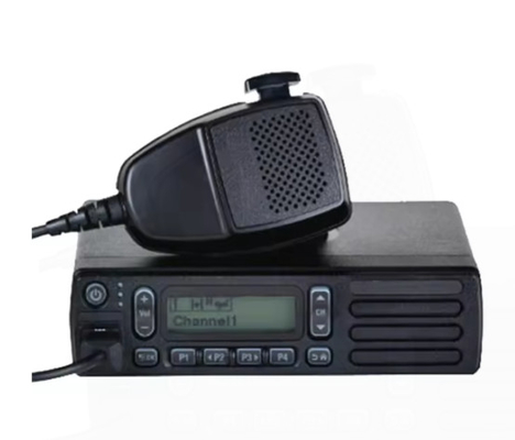 UHF / VHF XiR M3688 وسیله نقلیه تلفن همراه دیجیتال 2 راه رادیو راه دور پایه ماشین